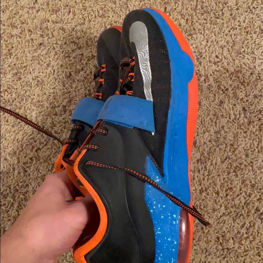 Kevin Durant 6s blue and orange size 8.5
